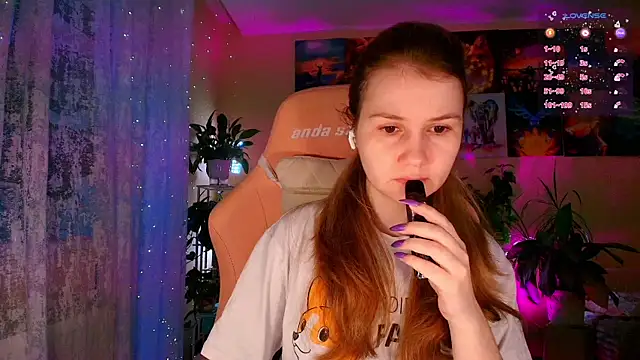 Snapshot of GoodWitch_ chatting on 11-30-25, 07:45 GoodWitch online show from 11-30-25, 07:45