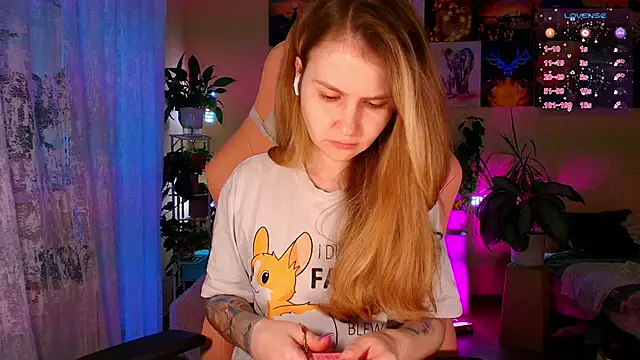 Snapshot of GoodWitch_ chatting on 12-02-25, 07:36 GoodWitch online show from 12-02-25, 07:36