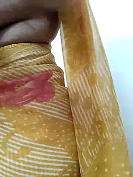 Snapshot of MumbaiMaskGirl chatting on 12-12-24, 03:27 MumbaiMaskGirl online show from 12-12-24, 03:27