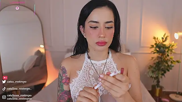CATALINA RESTREPO online show from 06-01-26, 02:24