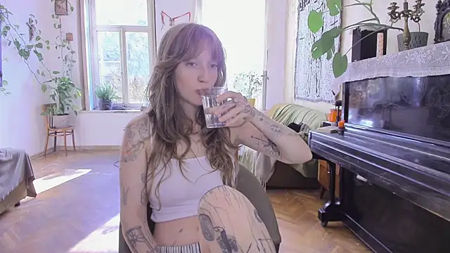 Miranda2 0 online show from 10-10-25, 06:12