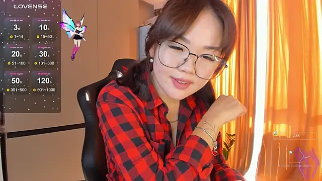 Snapshot of azure_moon2 chatting on 10-06-25, 09:40 azure moon2 online show from 10-06-25, 09:40