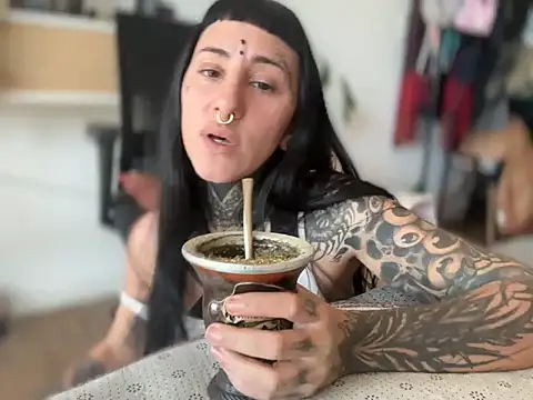 Snapshot of samisamsx chatting on 10-08-25, 06:16 samisamsx online show from 10-08-25, 06:16