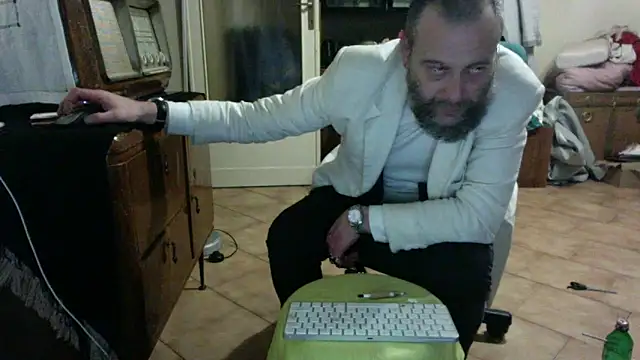Snapshot of SsdobermannsS chatting on 04-29-26, 02:15 SsdobermannsS online show from 04-29-26, 02:15