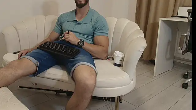 Snapshot of MauroTwin chatting on 06-18-26, 06:23 MauroTwin online show from 06-18-26, 06:23