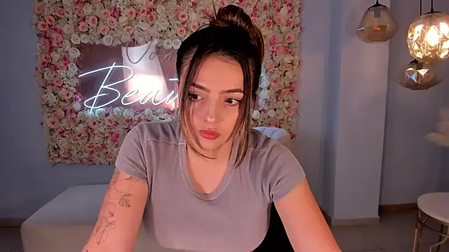 Snapshot of AmyWood chatting on 12-24-24, 02:10 AmyWood online show from 12-24-24, 02:10