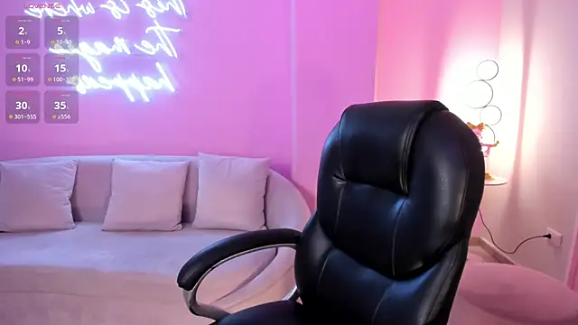 Snapshot of AmyWood chatting on 01-26-25, 11:06 AmyWood online show from 01-26-25, 11:06