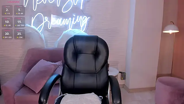 Snapshot of AmyWood chatting on 02-06-25, 12:54 AmyWood online show from 02-06-25, 12:54