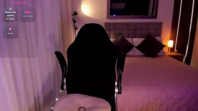 Snapshot of AmyWood chatting on 09-30-25, 04:01 AmyWood online show from 09-30-25, 04:01