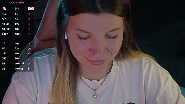 Snapshot of Fairy__Sofia chatting on 09-10-25, 08:14 Fairy Sofia online show from 09-10-25, 08:14