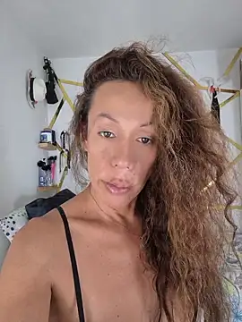 Snapshot of YOURSDEBORA chatting on 05-20-26, 10:27 YOURSDEBORA online show from 05-20-26, 10:27