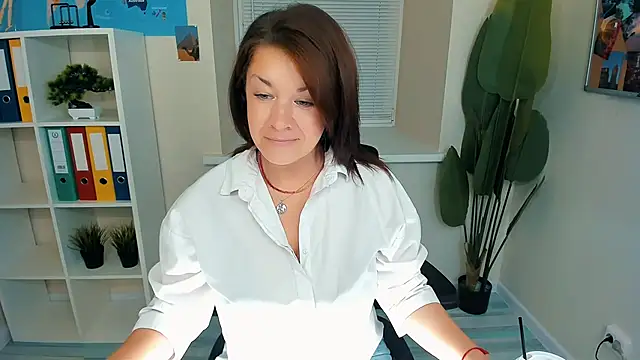 Snapshot of AnaMills chatting on 09-17-25, 03:03 AnaMills online show from 09-17-25, 03:03