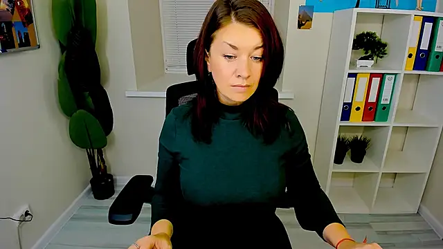 Snapshot of AnaMills chatting on 09-24-25, 03:04 AnaMills online show from 09-24-25, 03:04