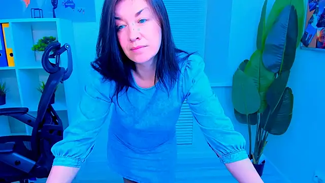 Snapshot of AnaMills chatting on 05-21-26, 10:22 AnaMills online show from 05-21-26, 10:22