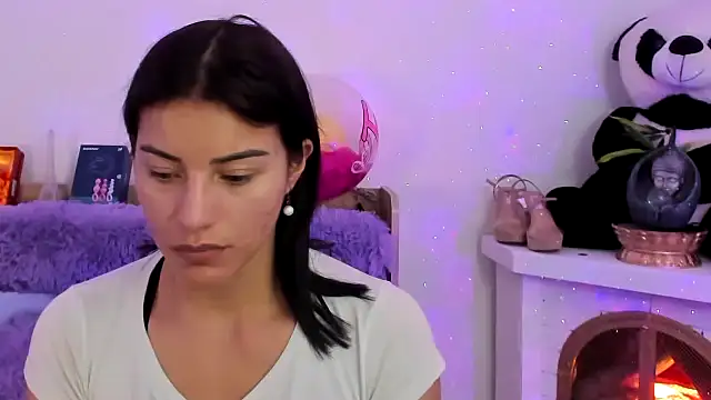 Snapshot of Arenne_rouse chatting on 02-08-25, 05:08 Arenne rouse online show from 02-08-25, 05:08