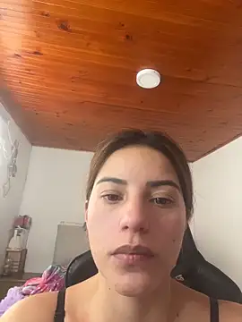 Snapshot of Arenne_rouse chatting on 10-20-25, 04:51 Arenne rouse online show from 10-20-25, 04:51