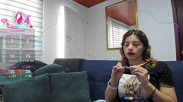 Snapshot of Arenne_rouse chatting on 11-07-25, 09:15 Arenne rouse online show from 11-07-25, 09:15