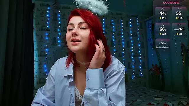 Snapshot of SmokyRose chatting on 02-15-25, 11:06 SmokyRose online show from 02-15-25, 11:06