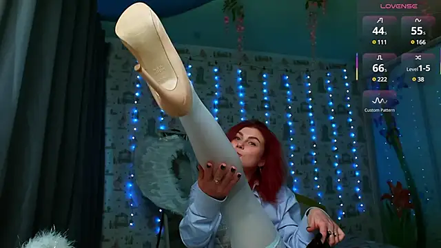 Snapshot of SmokyRose chatting on 02-15-25, 02:22 SmokyRose online show from 02-15-25, 02:22