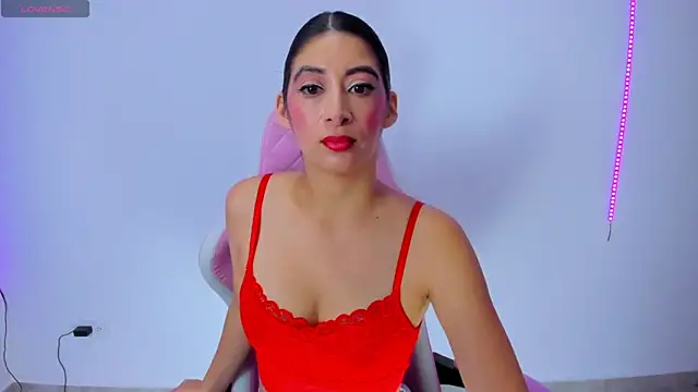 Snapshot of MeganWhite3 chatting on 03-10-25, 03:45 MeganWhite3 online show from 03-10-25, 03:45