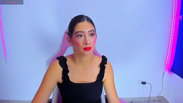 Snapshot of MeganWhite3 chatting on 03-22-25, 05:39 MeganWhite3 online show from 03-22-25, 05:39