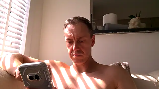 Snapshot of ploki2180 chatting on 09-14-25, 11:20 ploki2180 online show from 09-14-25, 11:20