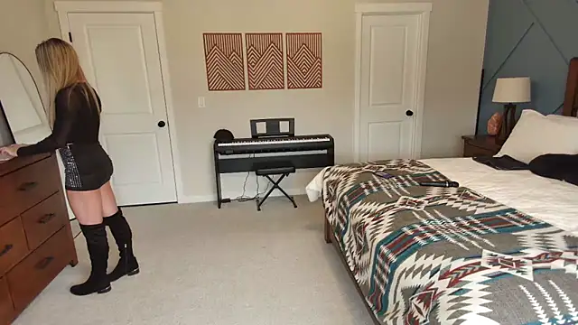 Snapshot of xxyourgirlblair chatting on 12-06-24, 08:07 xxyourgirlblair online show from 12-06-24, 08:07