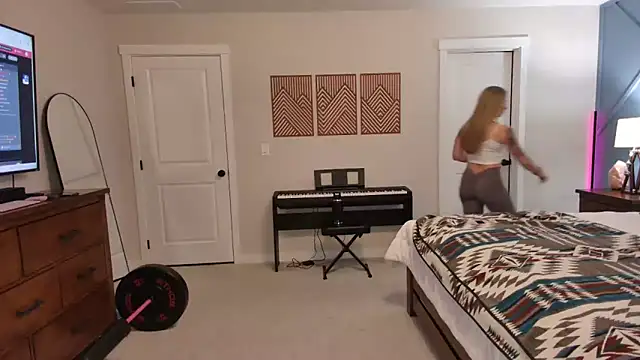 Snapshot of xxyourgirlblair chatting on 02-26-25, 05:20 xxyourgirlblair online show from 02-26-25, 05:20