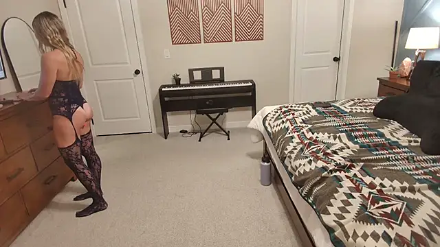 Snapshot of xxyourgirlblair chatting on 10-07-25, 05:48 xxyourgirlblair online show from 10-07-25, 05:48