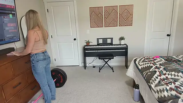 Snapshot of xxyourgirlblair chatting on 11-10-25, 06:40 xxyourgirlblair online show from 11-10-25, 06:40