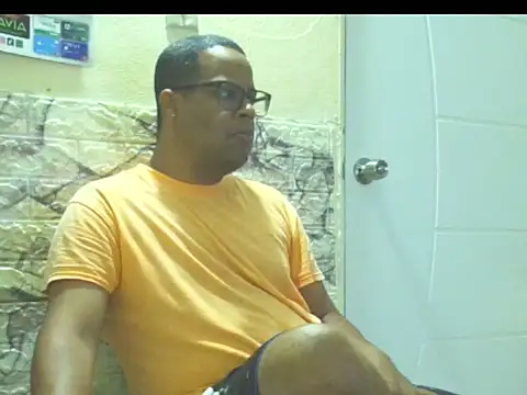 Snapshot of thesugar32 chatting on 06-29-26, 12:38 thesugar32 online show from 06-29-26, 12:38