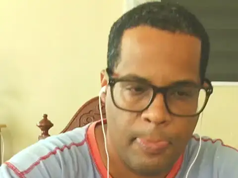 Snapshot of thesugar32 chatting on 07-11-26, 12:30 thesugar32 online show from 07-11-26, 12:30