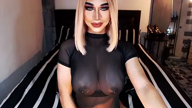 Snapshot of MassiveCockxMistress chatting on 10-26-25, 03:12 MassiveCockxMistress online show from 10-26-25, 03:12