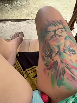 Snapshot of LilliThelo chatting on 09-22-25, 03:41 LilliThelo online show from 09-22-25, 03:41