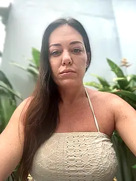 Snapshot of LilliThelo chatting on 11-02-25, 04:48 LilliThelo online show from 11-02-25, 04:48