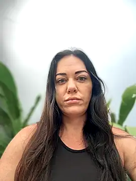 Snapshot of LilliThelo chatting on 11-03-25, 02:24 LilliThelo online show from 11-03-25, 02:24