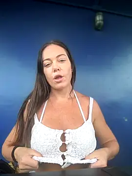 Snapshot of LilliThelo chatting on 11-18-25, 03:34 LilliThelo online show from 11-18-25, 03:34