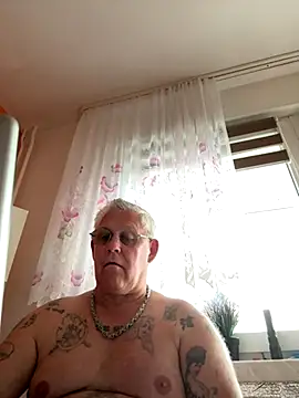 smaili1513 online show from 09-17-25, 12:18