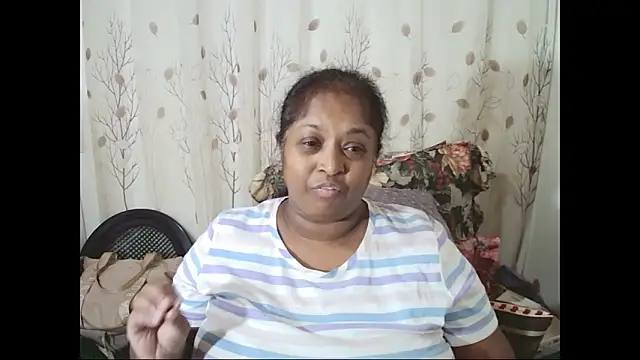Snapshot of Indiantasha chatting on 04-20-26, 04:32 Indiantasha online show from 04-20-26, 04:32