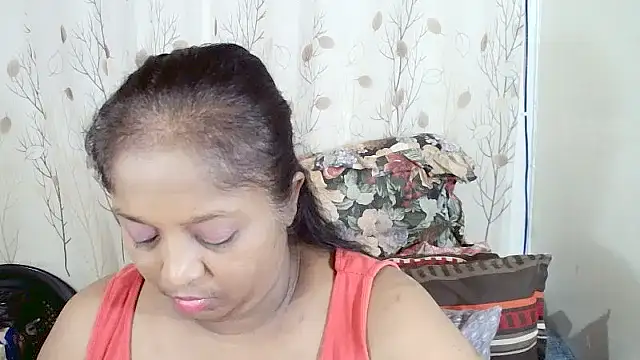 Snapshot of Indiantasha chatting on 04-26-26, 01:47 Indiantasha online show from 04-26-26, 01:47