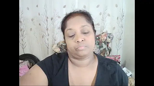 Snapshot of Indiantasha chatting on 05-06-26, 04:12 Indiantasha online show from 05-06-26, 04:12
