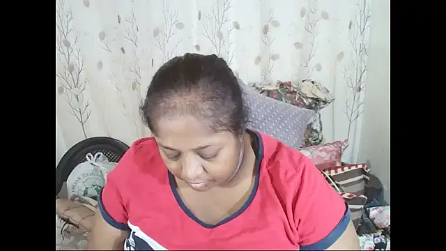 Snapshot of Indiantasha chatting on 05-27-26, 04:37 Indiantasha online show from 05-27-26, 04:37