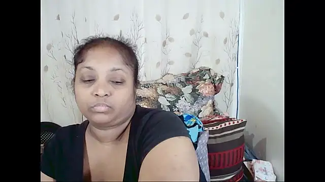 Snapshot of Indiantasha chatting on 05-30-26, 03:53 Indiantasha online show from 05-30-26, 03:53