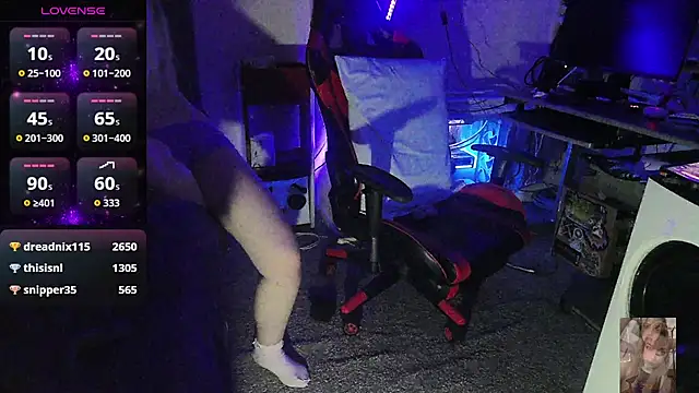 Snapshot of Blondiewithanass chatting on 12-01-25, 02:22 Blondiewithanass online show from 12-01-25, 02:22