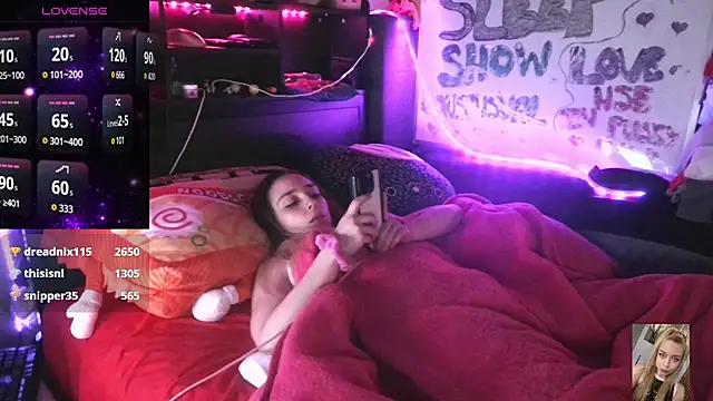 Snapshot of Blondiewithanass chatting on 12-03-25, 08:34 Blondiewithanass online show from 12-03-25, 08:34