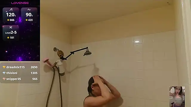 Snapshot of Blondiewithanass chatting on 12-04-25, 12:31 Blondiewithanass online show from 12-04-25, 12:31