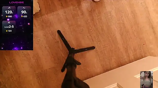 Snapshot of Blondiewithanass chatting on 12-20-25, 07:26 Blondiewithanass online show from 12-20-25, 07:26