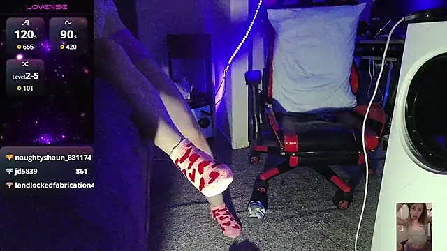 Snapshot of Blondiewithanass chatting on 01-10-26, 04:53 Blondiewithanass online show from 01-10-26, 04:53