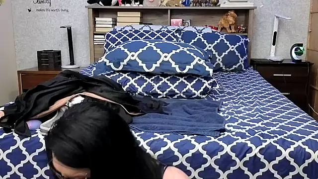 Rayna online show from 02-21-25, 01:22