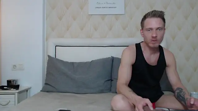 Snapshot of JessicaSteve chatting on 02-19-26, 04:03 JessicaSteve online show from 02-19-26, 04:03